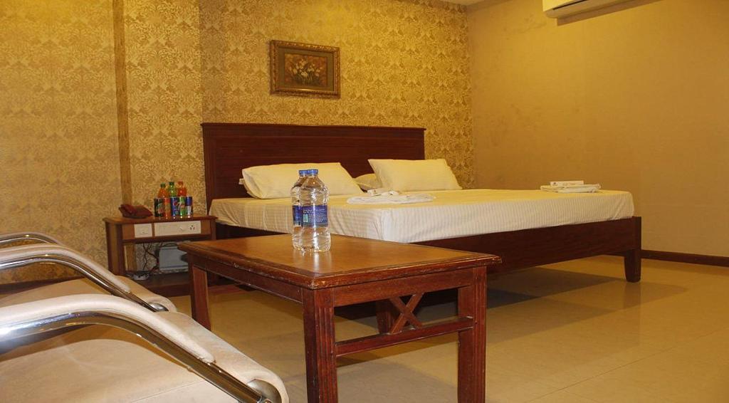 Hotel Chitra Park Tiruchchendur Luaran gambar